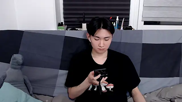 Miram Yu online show from January 13, 2025, 11:49 pm