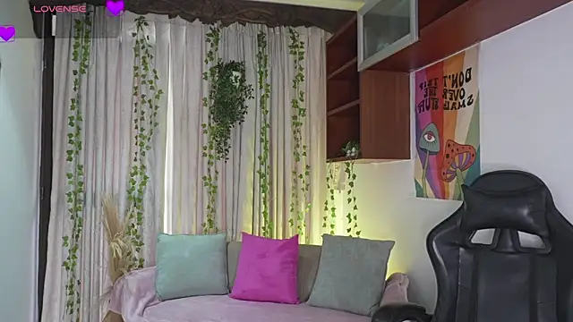 Snapshot of HannaRhodes chatting on February 5, 2026, 1:51 pm HannaRhodes online show from February 5, 2026, 1:51 pm