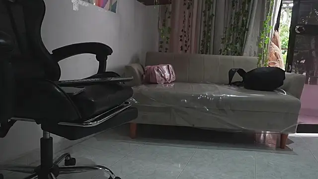 Snapshot of HannaRhodes chatting on February 7, 2026, 1:41 pm HannaRhodes online show from February 7, 2026, 1:41 pm