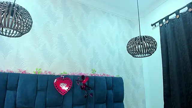 Snapshot of Melody_Megann chatting on February 15, 2026, 11:42 am Melody Megann online show from February 15, 2026, 11:42 am