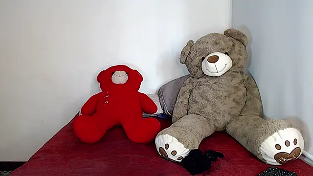 Snapshot of SamanthaaSmitt chatting on March 22, 2025, 8:37 pm SamanthaaSmitt online show from March 22, 2025, 8:37 pm