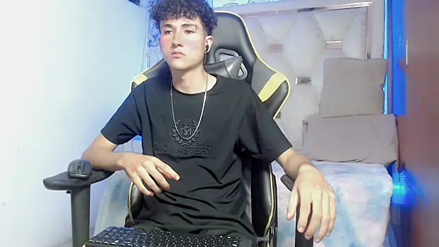 johnny cagee online show from November 8, 2025, 6:17 am