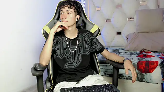 johnny cagee online show from September 19, 2025, 4:05 am