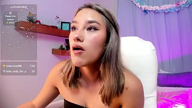  Sophie  miller online show from April 18, 2026, 7:07 pm