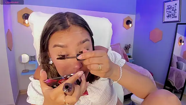  Sophie  miller online show from February 6, 2026, 3:41 pm