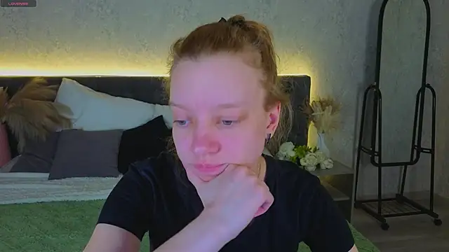 Michelle Blond online show from April 5, 2026, 9:38 am