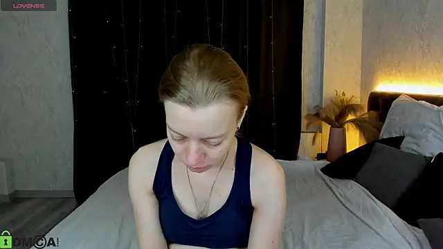 Snapshot of Michelle_Blond chatting on December 21, 2025, 8:16 am Michelle Blond online show from December 21, 2025, 8:16 am