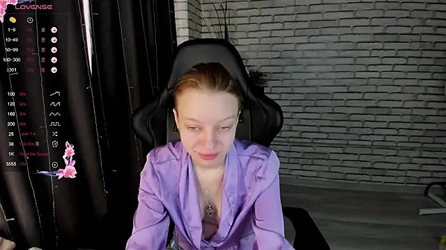 Snapshot of Michelle_Blond chatting on March 9, 2025, 7:12 am Michelle Blond online show from March 9, 2025, 7:12 am