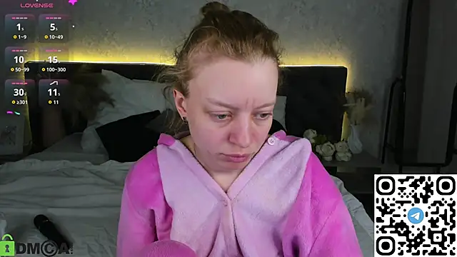 Michelle Blond online show from March 20, 2026, 9:21 am