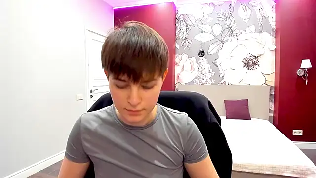 Snapshot of EmiliaYours chatting on February 20, 2026, 3:03 pm EmiliaYours online show from February 20, 2026, 3:03 pm