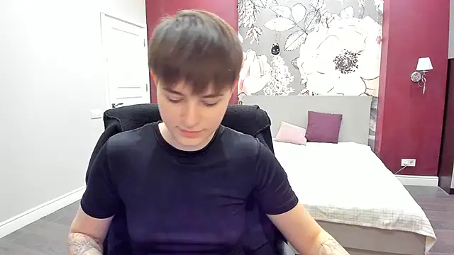 Snapshot of EmiliaYours chatting on February 10, 2026, 3:22 pm EmiliaYours online show from February 10, 2026, 3:22 pm