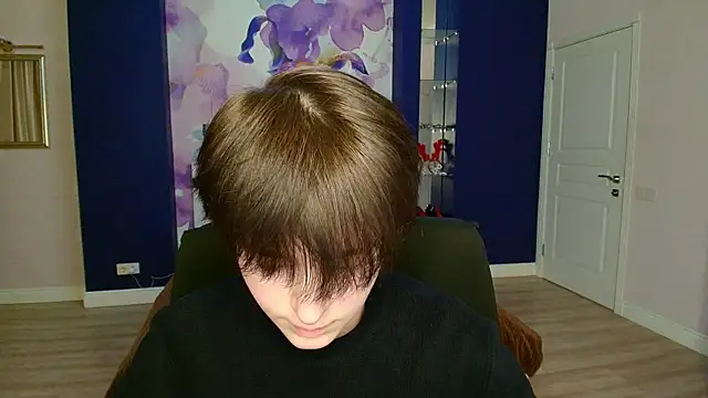 Snapshot of EmiliaYours chatting on February 18, 2025, 5:09 pm EmiliaYours online show from February 18, 2025, 5:09 pm