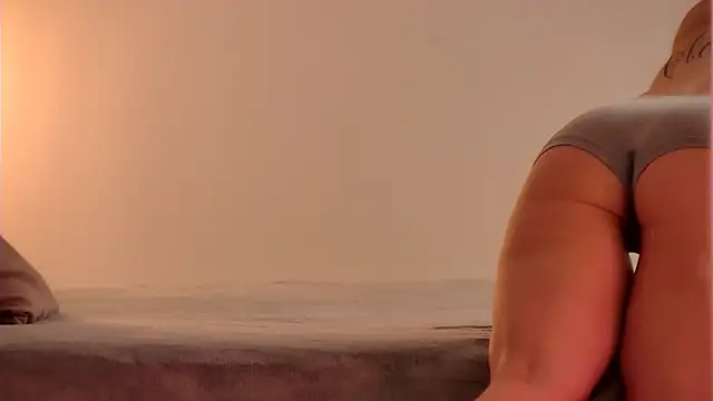 Snapshot of JennyPortman chatting on January 19, 2026, 2:15 am JennyPortman online show from January 19, 2026, 2:15 am