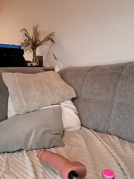 Secret couple  online show from October 20, 2025, 5:53 am