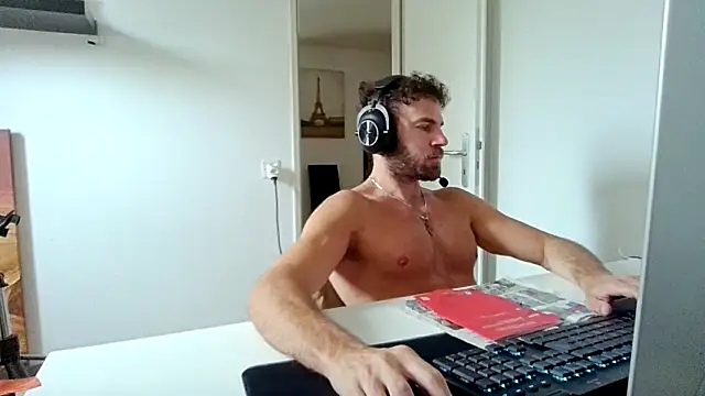 alpha-hunk online show from June 12, 2026, 10:02 am