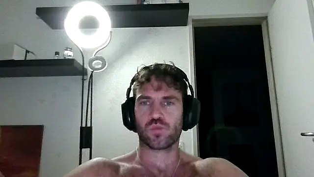 alpha-hunk online show from November 18, 2025, 9:18 pm