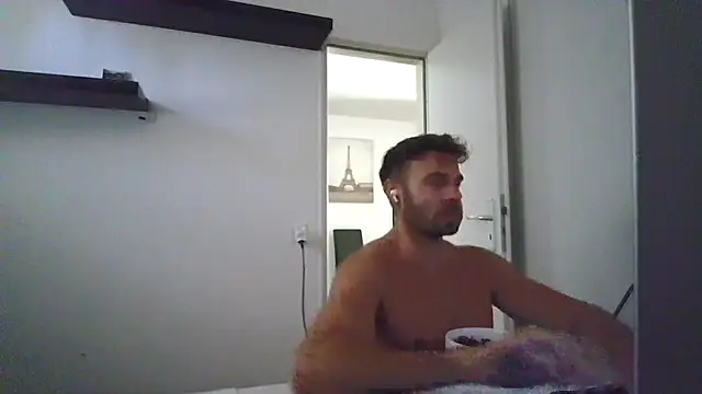 alpha-hunk online show from July 10, 2026, 10:26 am