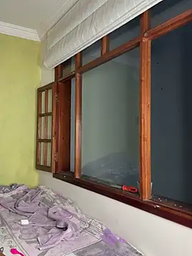 aurora divine online show from October 2, 2025, 10:57 pm