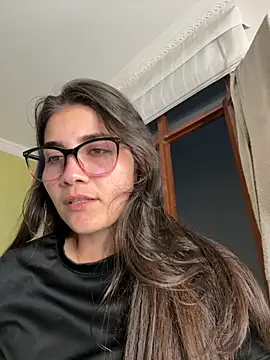 aurora divine online show from December 4, 2025, 10:53 pm