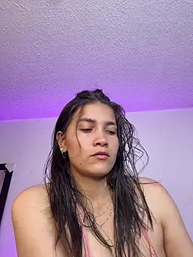 Snapshot of aurora_divine chatting on April 21, 2026, 6:58 pm aurora divine online show from April 21, 2026, 6:58 pm