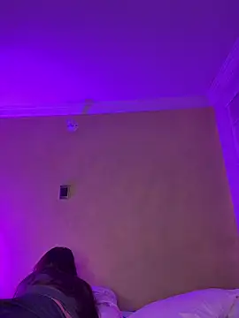 Snapshot of aurora_divine chatting on February 9, 2026, 10:52 pm aurora divine online show from February 9, 2026, 10:52 pm