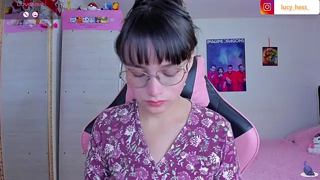 Lucyy-hess online show from April 30, 2026, 6:15 pm
