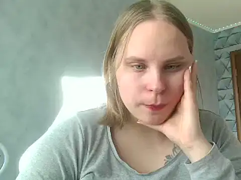 Snapshot of Thalia__Star chatting on February 20, 2025, 1:19 pm Thalia Star online show from February 20, 2025, 1:19 pm