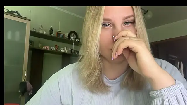 Thalia  Star online show from April 4, 2026, 10:00 am