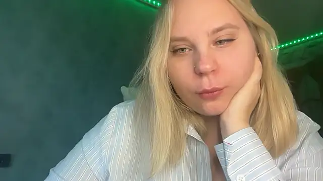 Thalia  Star online show from December 4, 2025, 8:57 am