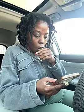 choclatepeaach online show from March 20, 2026, 5:58 pm