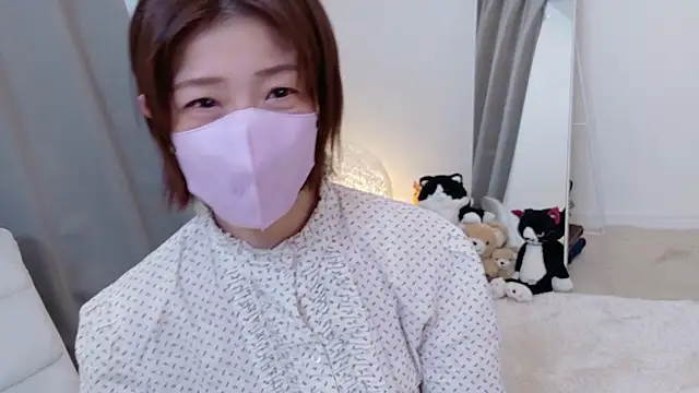 Risa 06 online show from April 4, 2026, 5:25 am