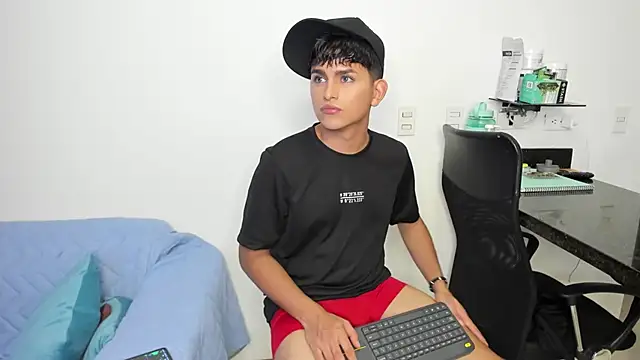 Snapshot of Lyam_ap chatting on February 5, 2025, 5:30 am Lyam ap online show from February 5, 2025, 5:30 am