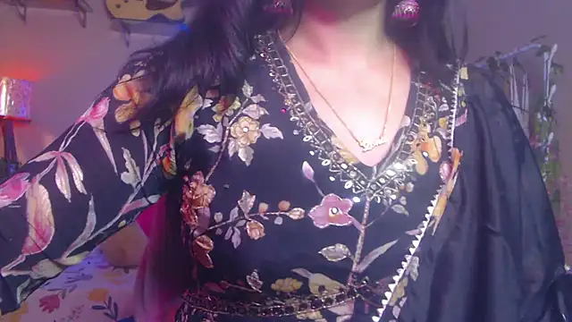 Snapshot of Zonayesha chatting on May 27, 2026, 8:32 am Zonayesha online show from May 27, 2026, 8:32 am
