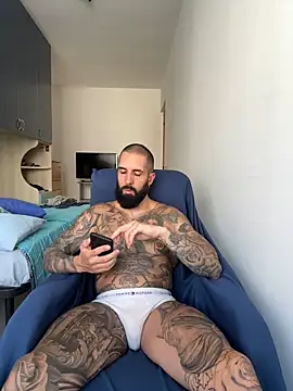 Snapshot of Gioeltoro89 chatting on June 15, 2026, 3:23 pm Gioeltoro89 online show from June 15, 2026, 3:23 pm