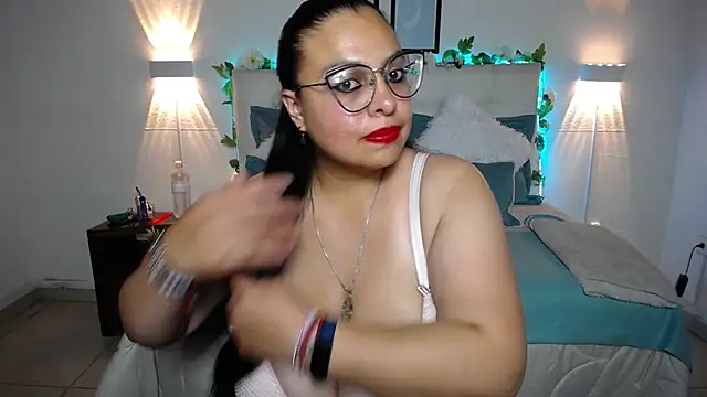 Snapshot of Dominique_Montenegro chatting on March 12, 2025, 7:47 pm Dominique Montenegro online show from March 12, 2025, 7:47 pm