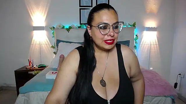 Snapshot of Dominique_Montenegro chatting on March 9, 2025, 8:31 pm Dominique Montenegro online show from March 9, 2025, 8:31 pm