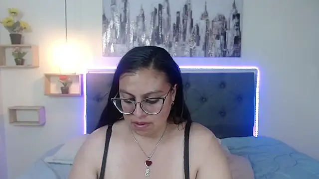 Snapshot of Dominique_Montenegro chatting on February 24, 2025, 7:52 pm Dominique Montenegro online show from February 24, 2025, 7:52 pm