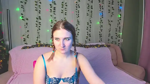 Miss Elsa  online show from January 5, 2026, 8:45 pm