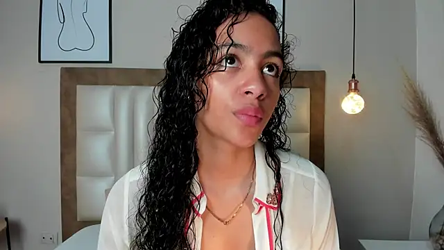 Snapshot of AntonellaHall_ chatting on December 14, 2025, 3:28 pm AntonellaHall online show from December 14, 2025, 3:28 pm