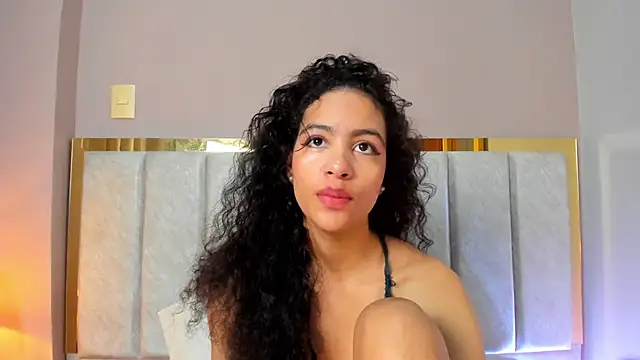 Snapshot of AntonellaHall_ chatting on November 28, 2025, 12:16 pm AntonellaHall online show from November 28, 2025, 12:16 pm