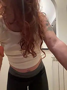 Snapshot of Nala_95 chatting on December 4, 2024, 4:54 pm Nala 95 online show from December 4, 2024, 4:54 pm