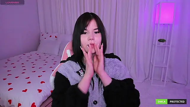 ClaireFaers  online show from March 18, 2025, 12:17 pm