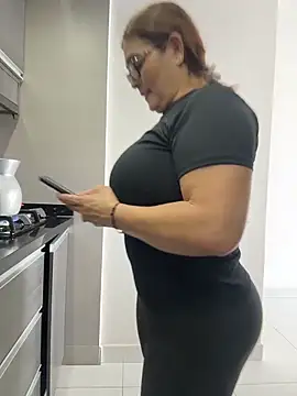 AntonellaAlondra4 online show from March 4, 2026, 2:25 pm