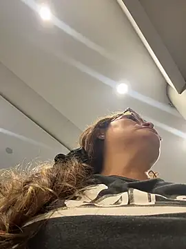 AntonellaAlondra4 online show from April 5, 2026, 1:01 am