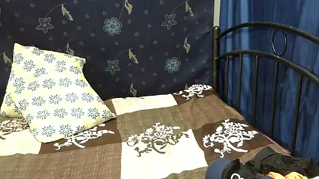 Snapshot of Pramila_Manish chatting on June 18, 2026, 5:29 pm Pramila Manish online show from June 18, 2026, 5:29 pm