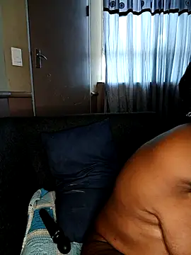 slimcate91 online show from April 12, 2026, 2:09 pm