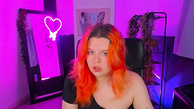 NielletaBlossom online show from March 3, 2025, 5:05 am