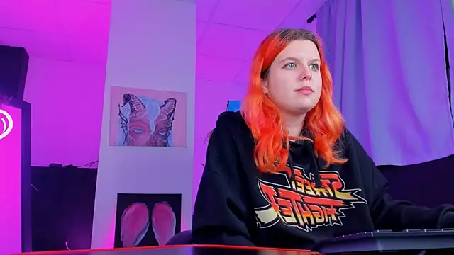 NielletaBlossom online show from March 12, 2025, 8:41 am