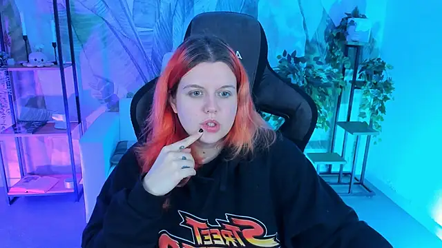 NielletaBlossom online show from March 7, 2025, 5:08 am