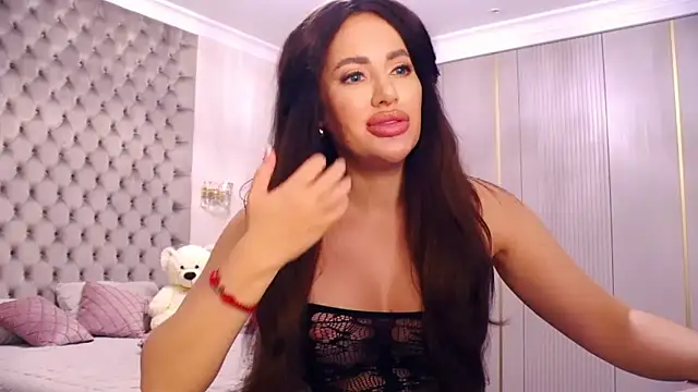 Snapshot of TianaPosh chatting on October 4, 2025, 10:22 pm TianaPosh online show from October 4, 2025, 10:22 pm